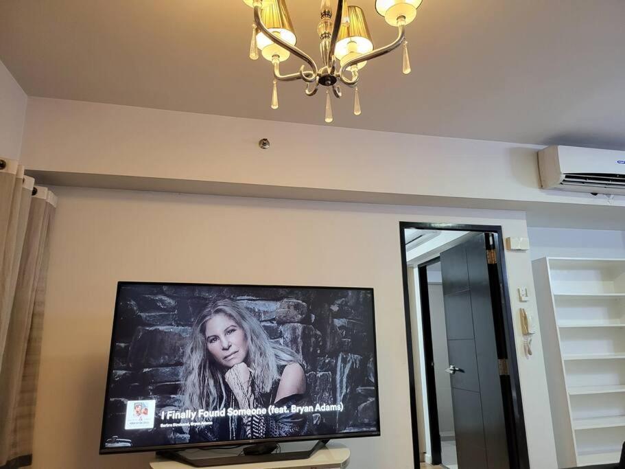 Luxury @ Bgc Sleeps 6 Comfortably Fast Wifi Pool! Daire Manila Dış mekan fotoğraf